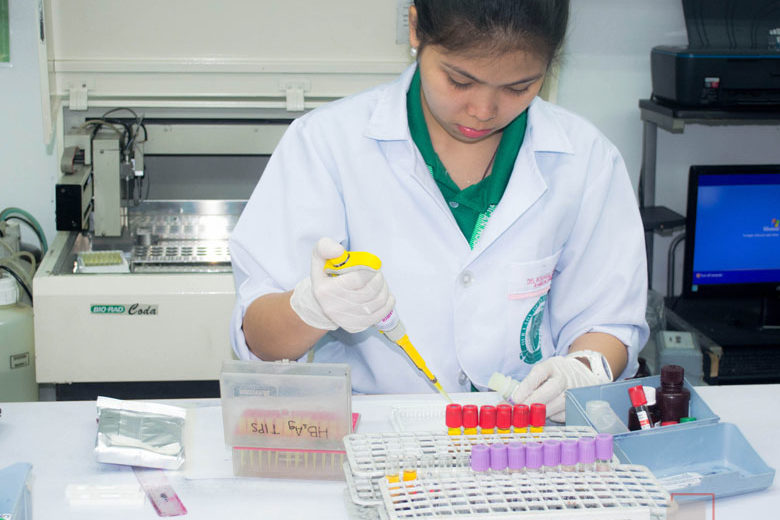 Image of Employee performing Immunology and Serology Services